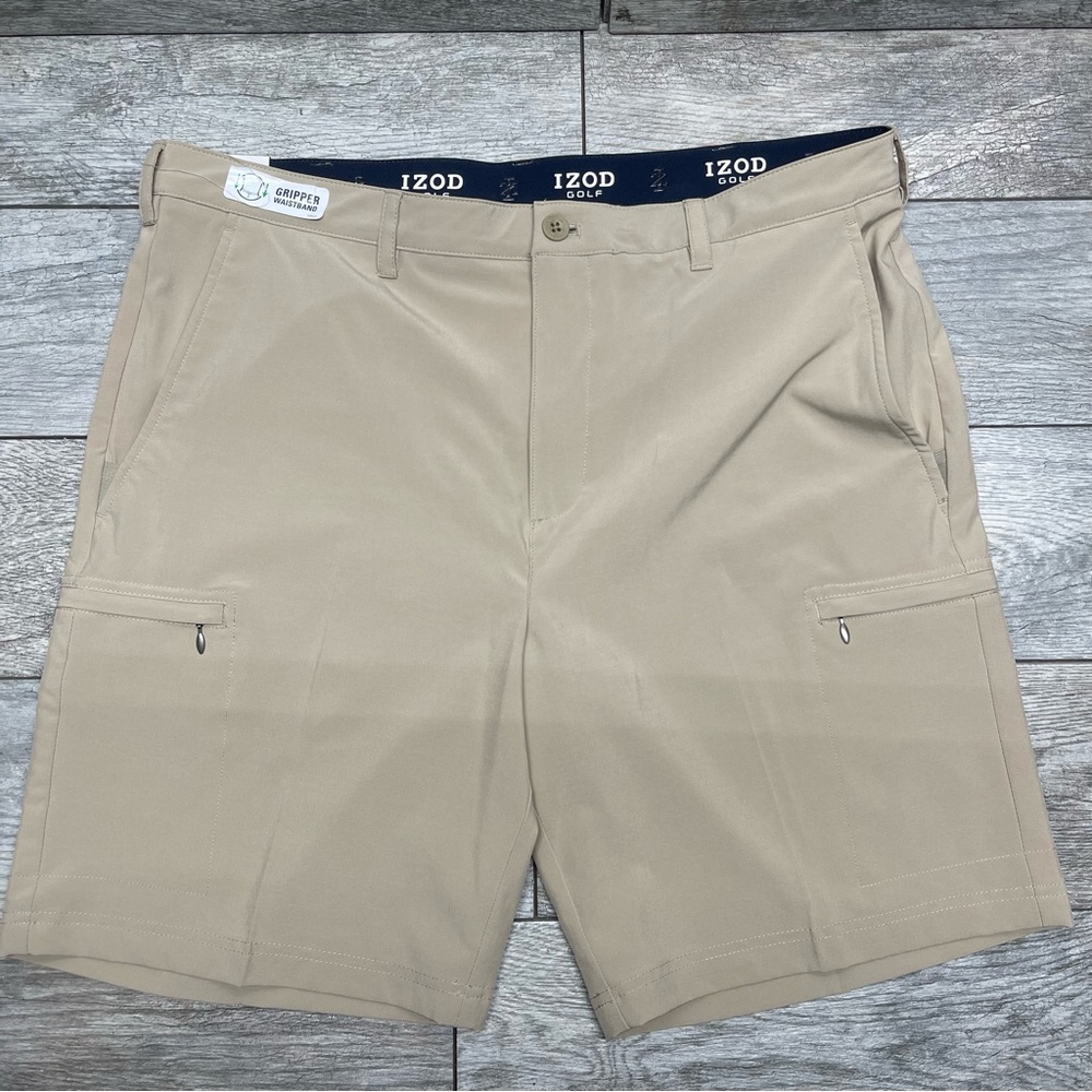IZOD Golf Swing Flex Cargo Shorts Men's 38 Waist Khaki Color NWT